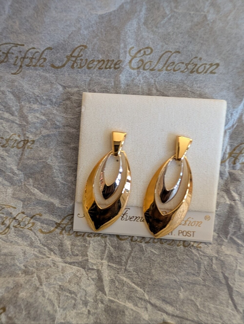 Fifth Avenue Collection Y2K Gold Drop Earrings 14kt Post